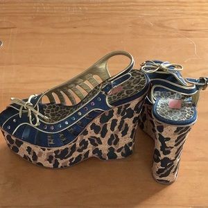 EUC vintage Betsey Johnson Leopard Cork platforms woman’s US Size 7.